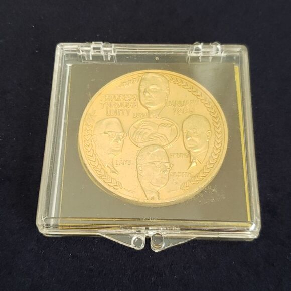 Vintage UTU Commemorative Medallion - Dated 1969 - Picture 9 of 9